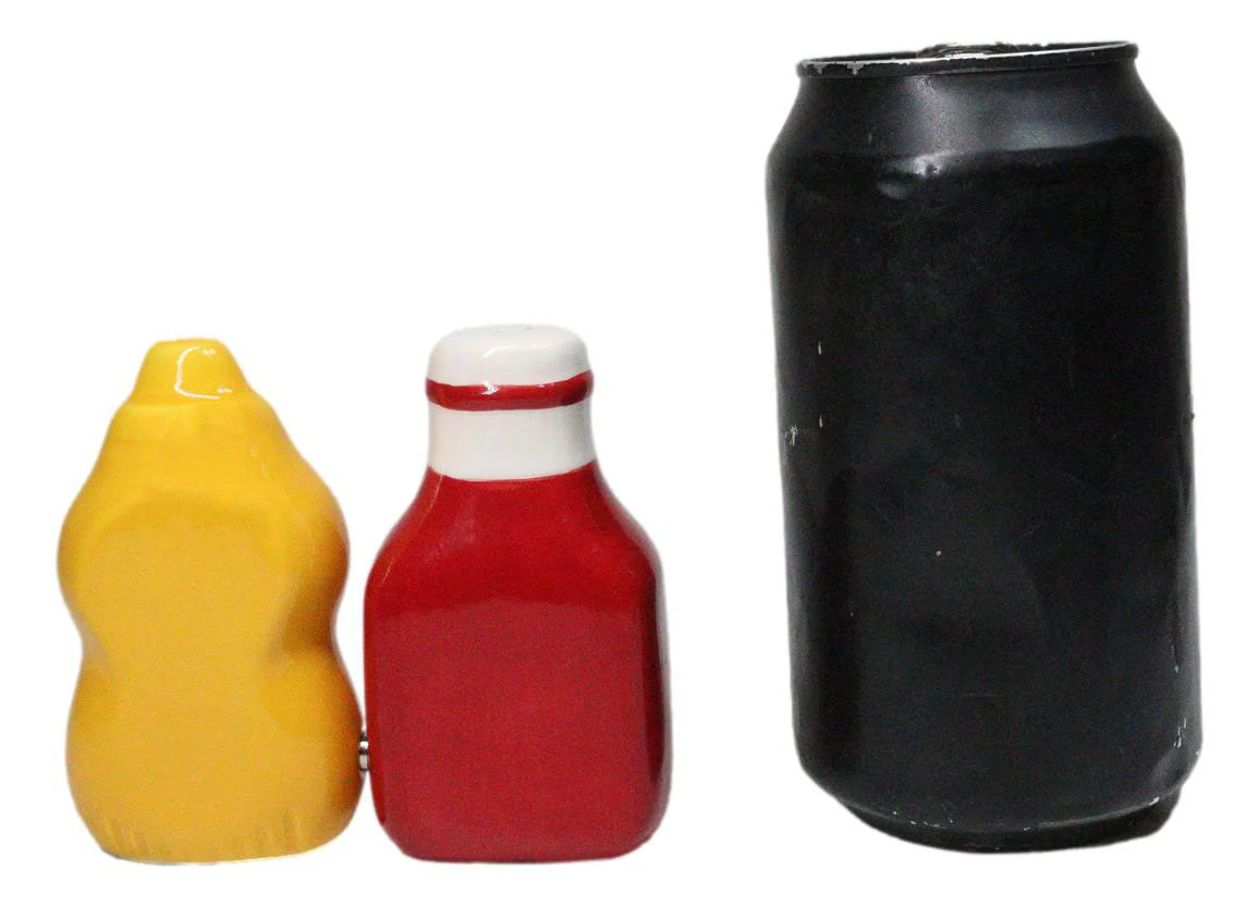 All American Red Ketchup And Yellow Mustard Ceramic Salt And Pepper Shakers Set - Image 7