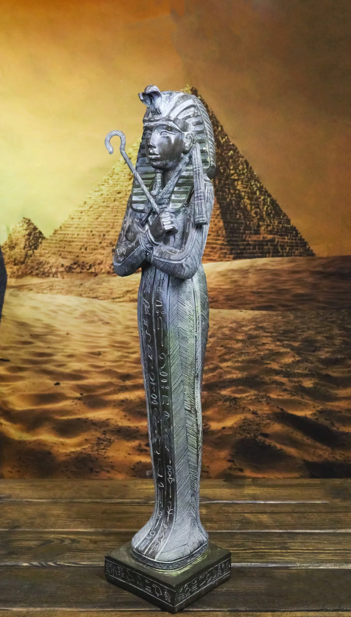 Ancient Egyptian Pharaoh Sarcophagus Mummy With Crook and Flail Figurine 16"H - Image 10