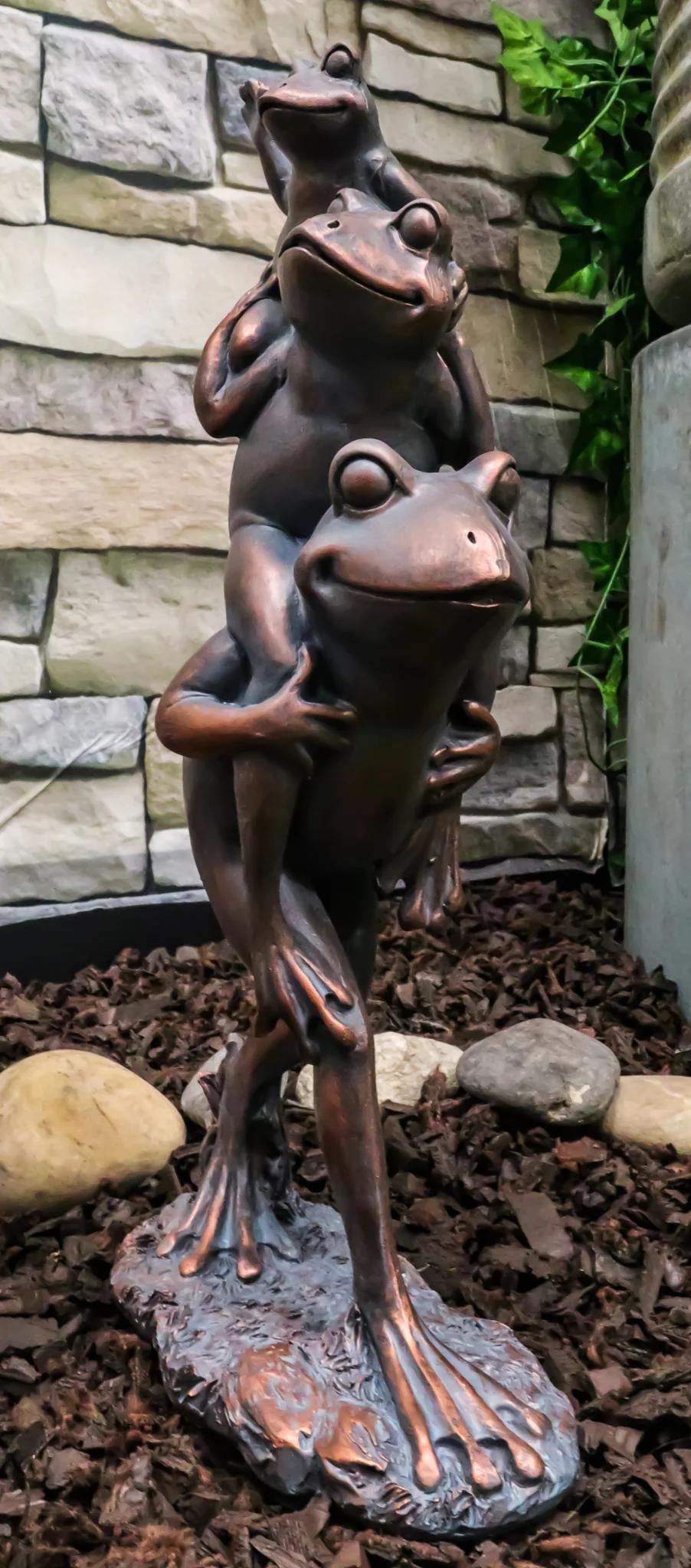 Croak Family Papa Frog Piggybacking 2 Young Baby Frogs To School Garden Statue - Image 9