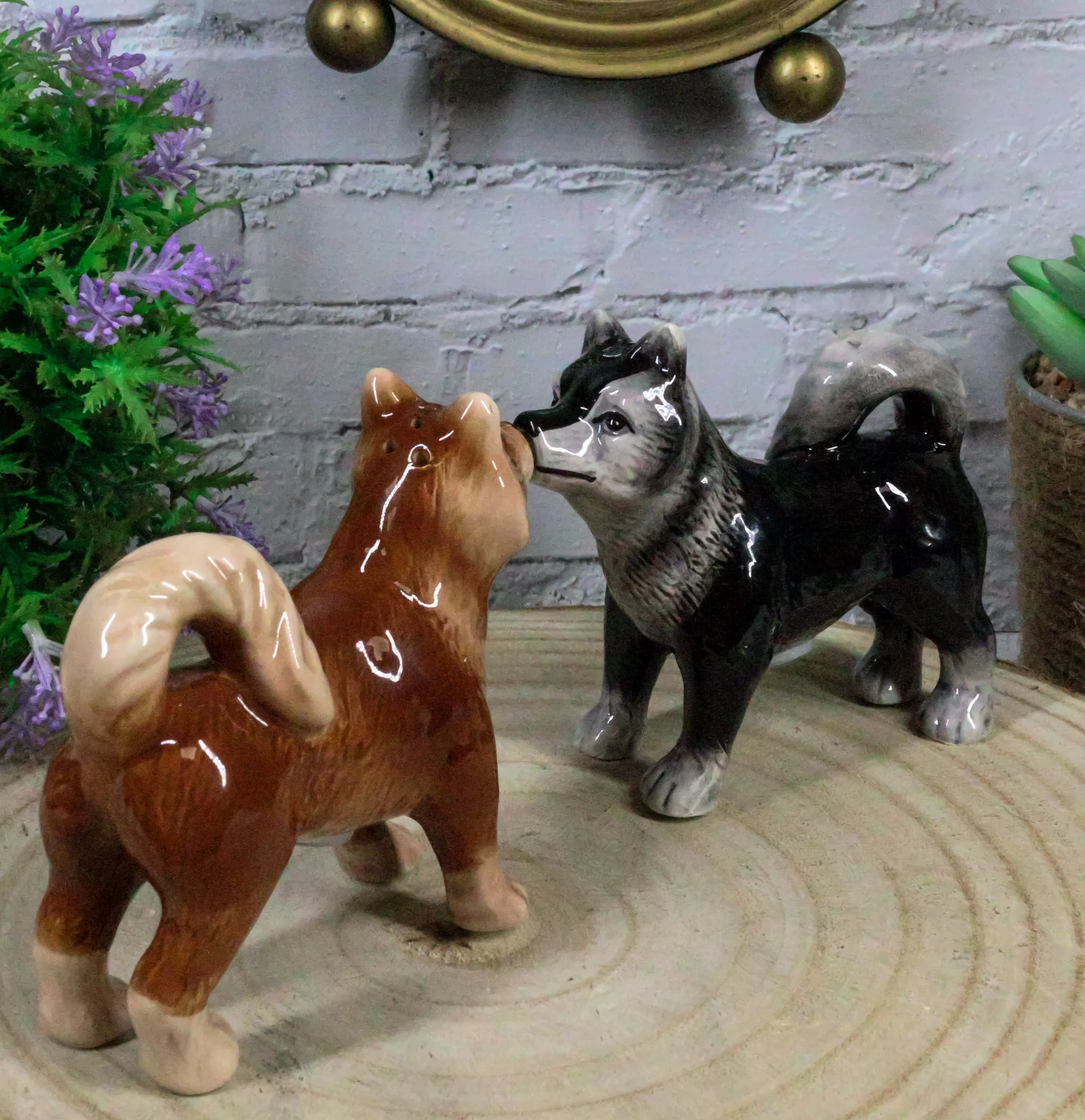 Ebros Animated Dog Siberian Huskies Salt and Pepper Shakers Ceramic Magnetic Figurine Set 4" L Pedigree Dogs Husky Breed Brown and Black Coat Kissing Collectible Figurines Kitchen Decorations - Image 10