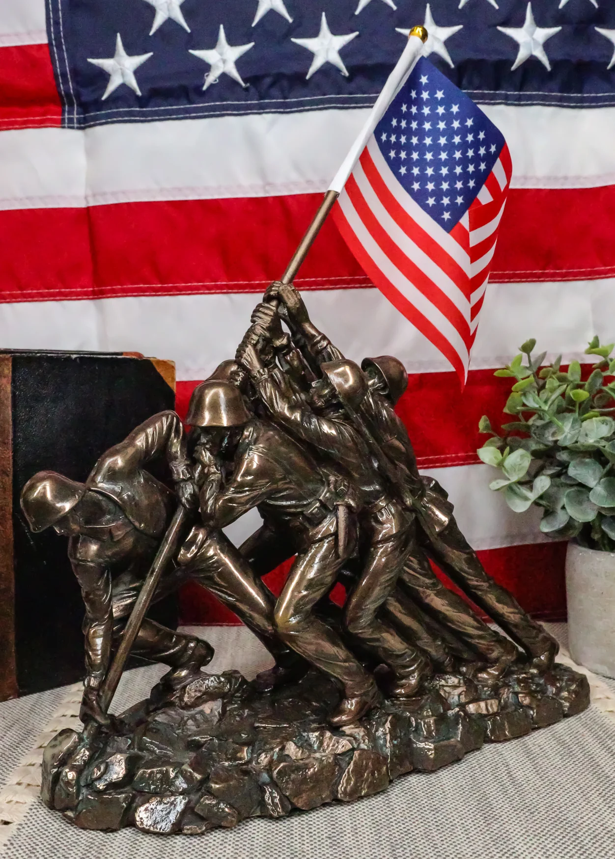 Ebros Iwo Jima 6 Marines Raising USA Flag Memorial Replica 12" Long Figurine - Image 7