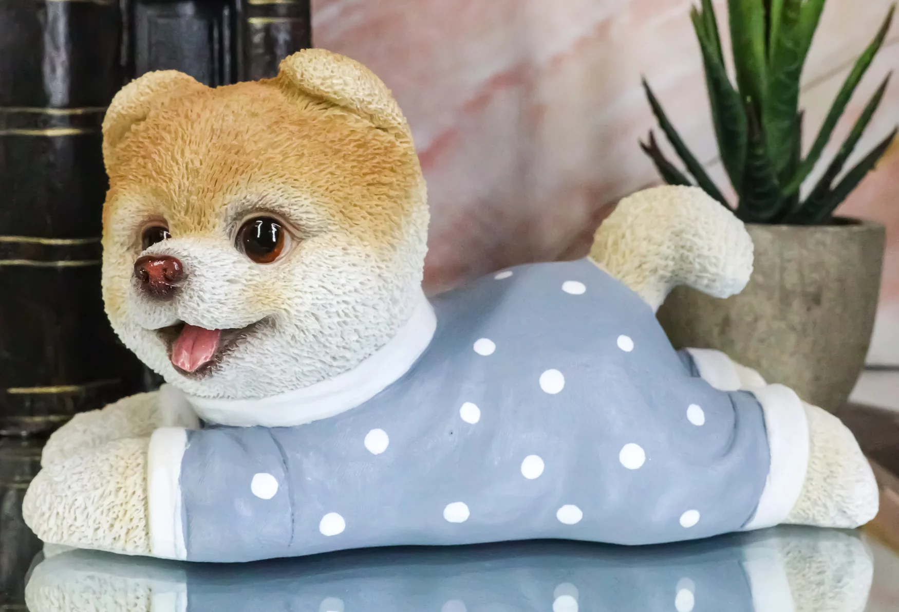Ebros Polkadot Pajamas Boo The World's Cutest Pomeranian Dog Statue Pet Pal Dogs Collectible Breed Pomeranians Memorial Collectible Resin Decor Figurine with Glass Eyes Official Licensed Sculpture - Image 6