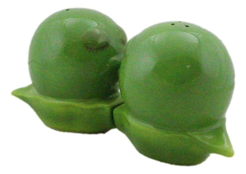 For The Love Of Vegetables 2 Green Peas In A Pod Kissing Salt Pepper Shakers Set - Image 7