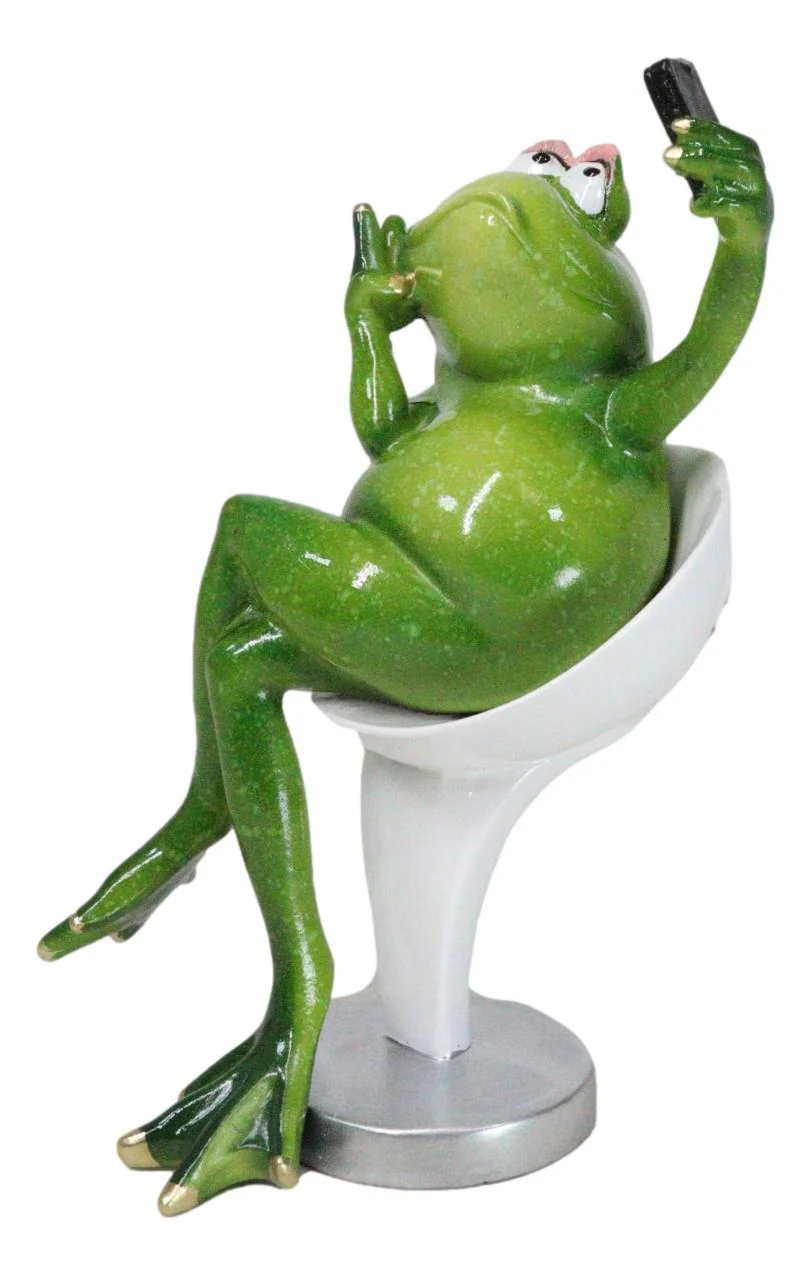 Green Queen Diva Lady Frog Taking Selfie Seated On Salon Chair Figurine 7"H - Image 5