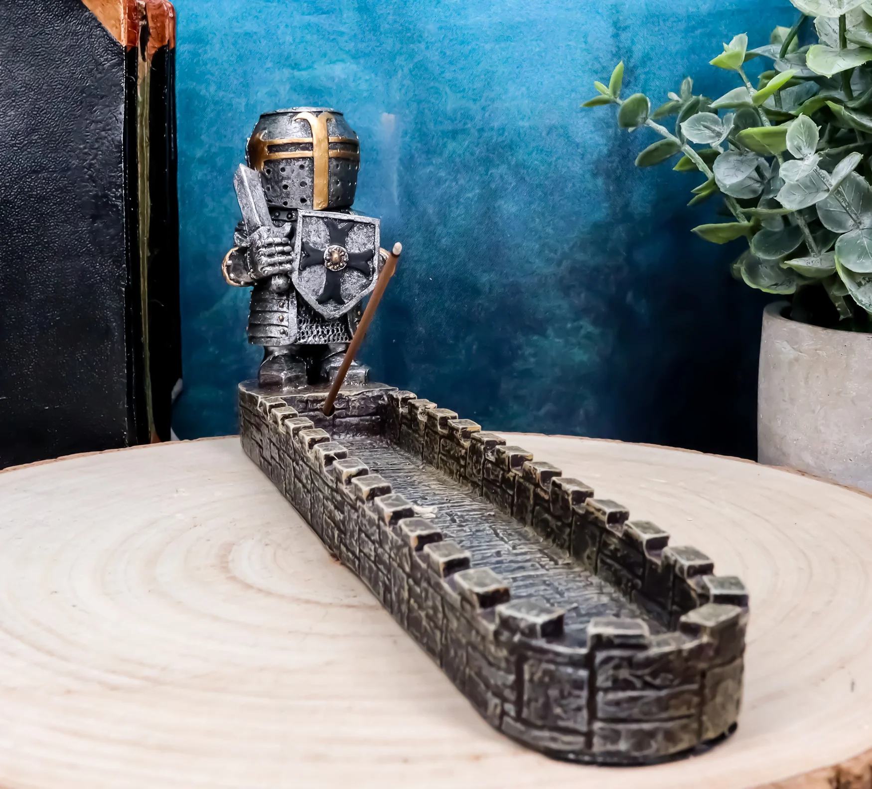 Medieval Knight of The Cross Templar Crusader On Castle Incense Burner Figurine - Image 9