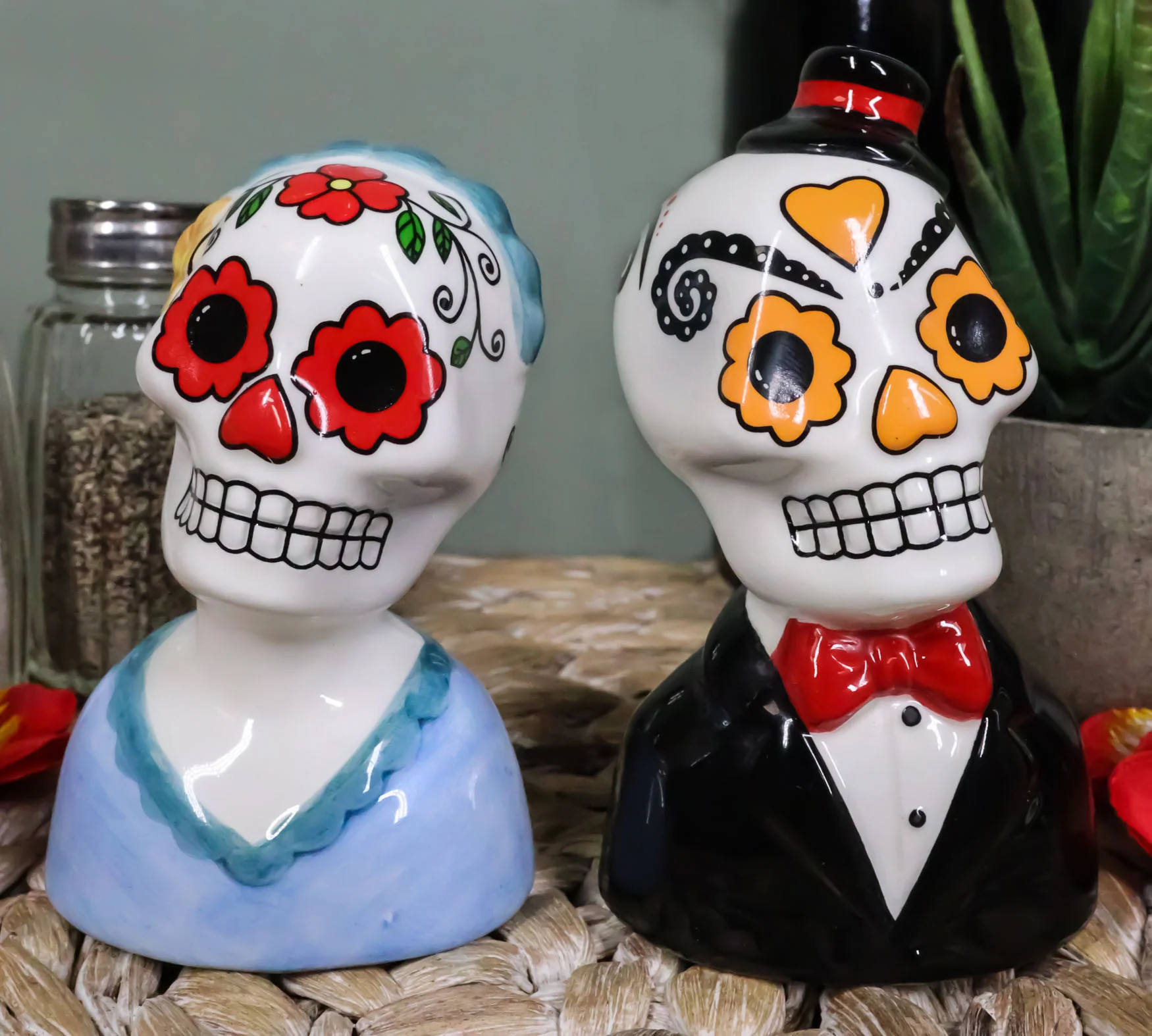 Mexican Couple Wedding Sugar Skulls Day Of The Dead Ceramic Salt Pepper Shakers - Image 7