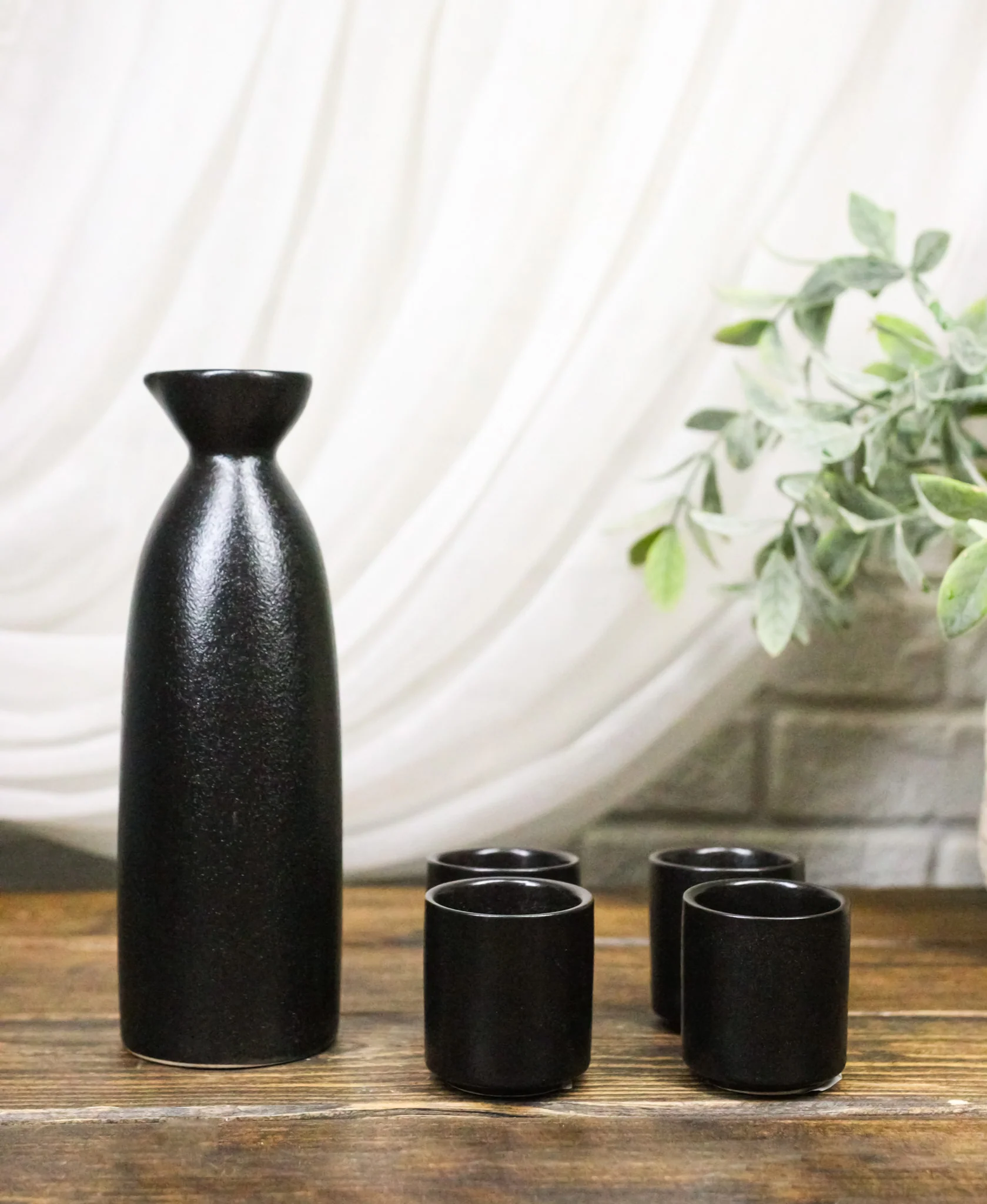 Minimalistic Black Kokuyo Porcelain Sake Carafe Flask 9oz & 4 Ochoko Cups Set - Image 8