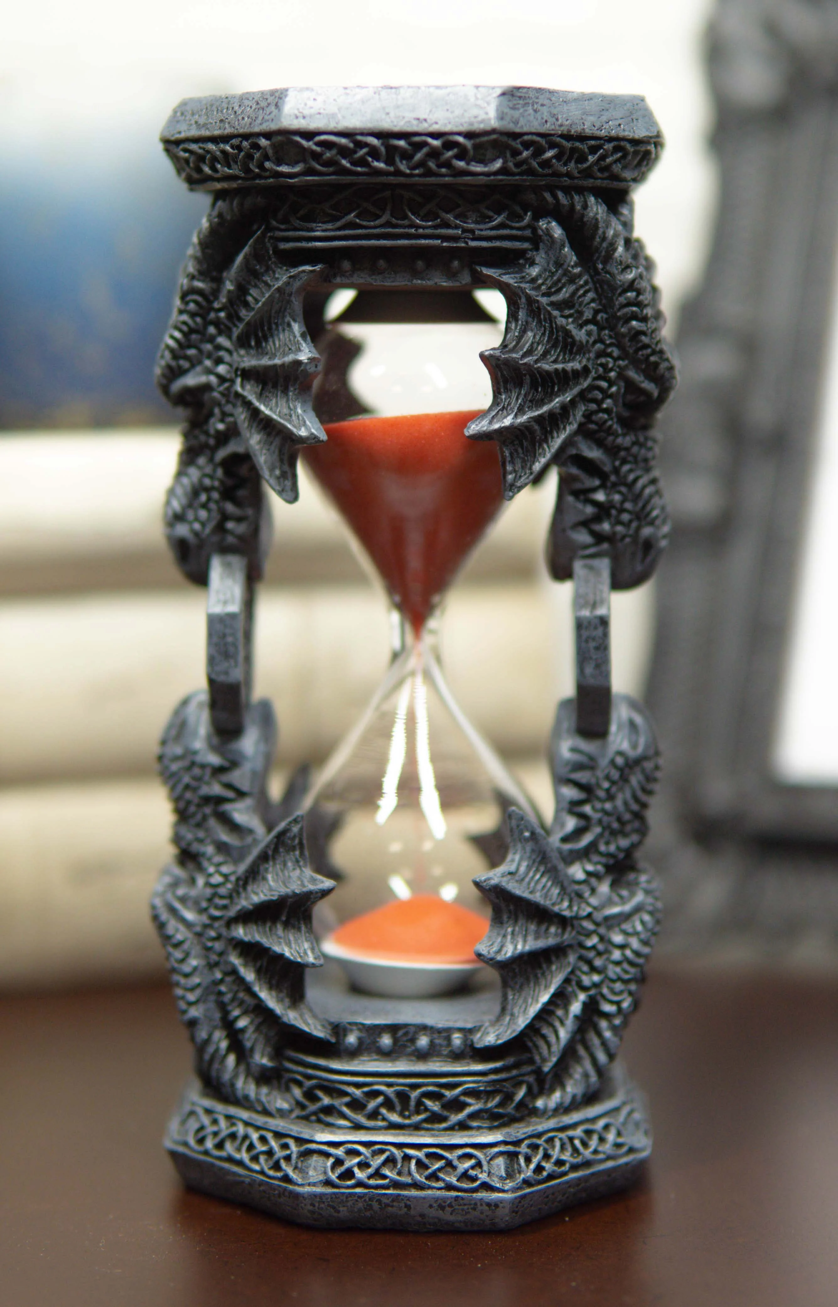 Octagonal Gothic Celtic Knotwork Invertible Dragon Heads Sand Timer Figurine - Image 7