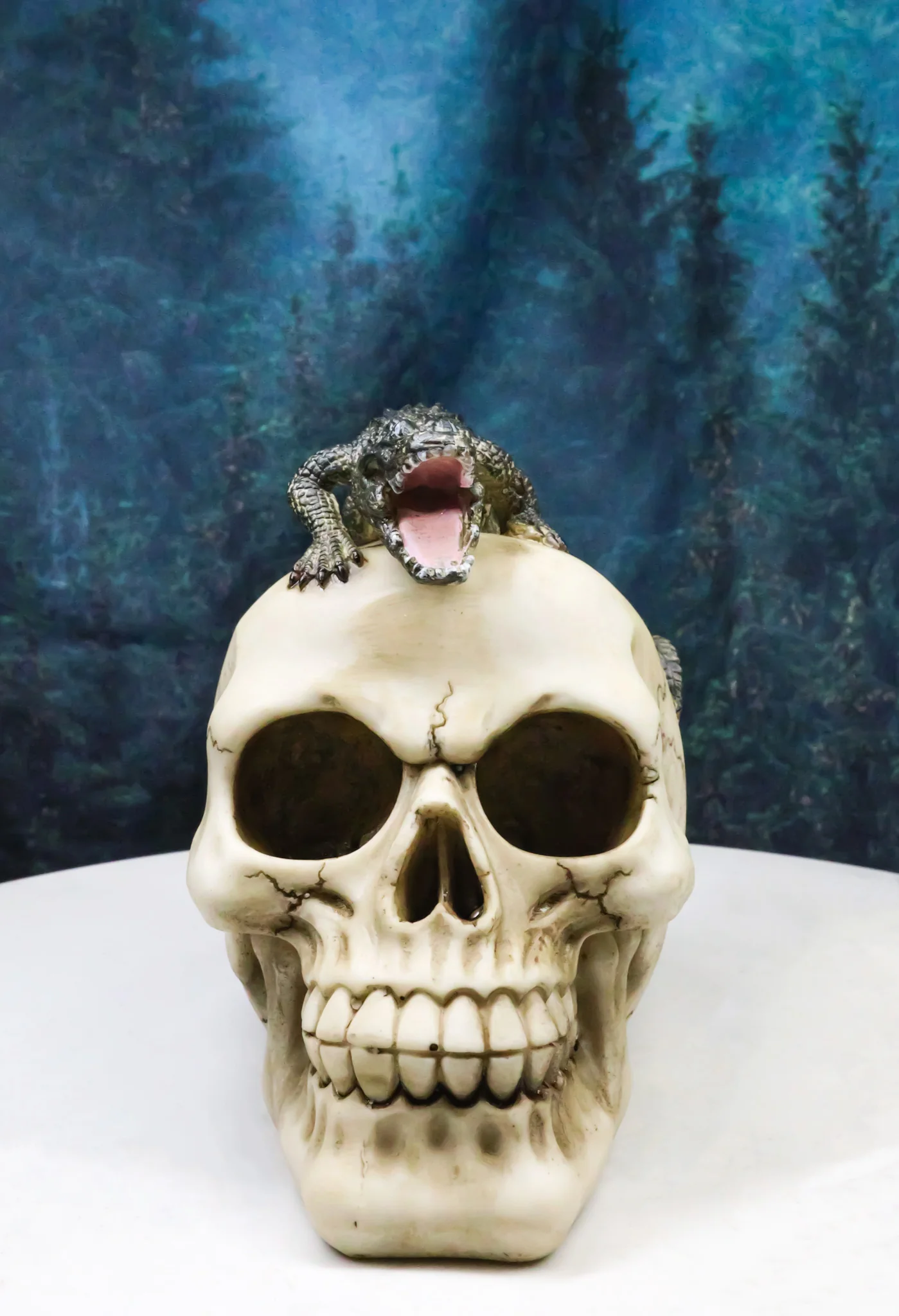 Ossuary Macabre Gothic Jointed Skull with Perching Crocodile Gator Figurine - Image 9