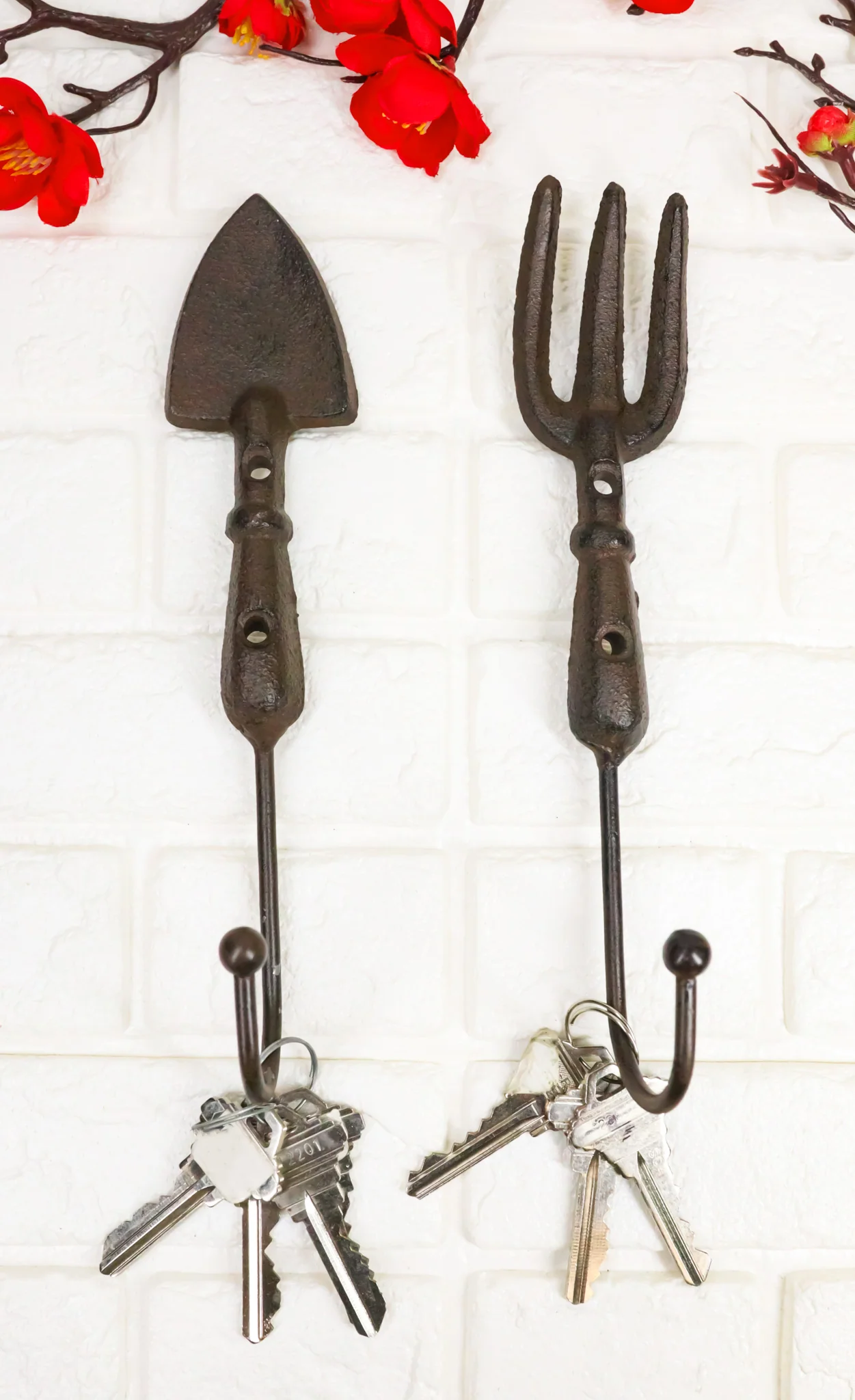 Pack of 2 Cast Iron Garden Hand Tool Fork and Trowel Wall Hooks For Coats Keys - Image 9