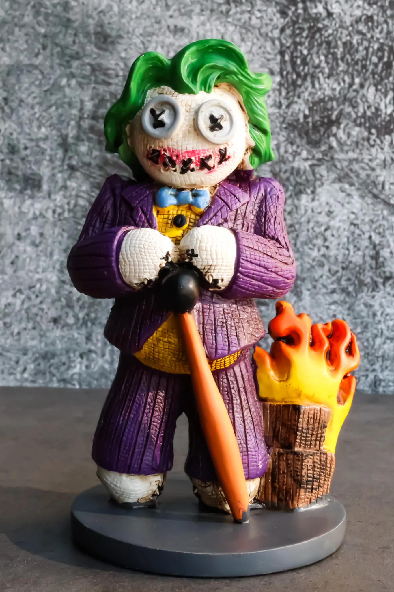 Pinheadz Voodoo Monster The Joker Clown Batman Iconic Arch Villain Figurine - Image 9