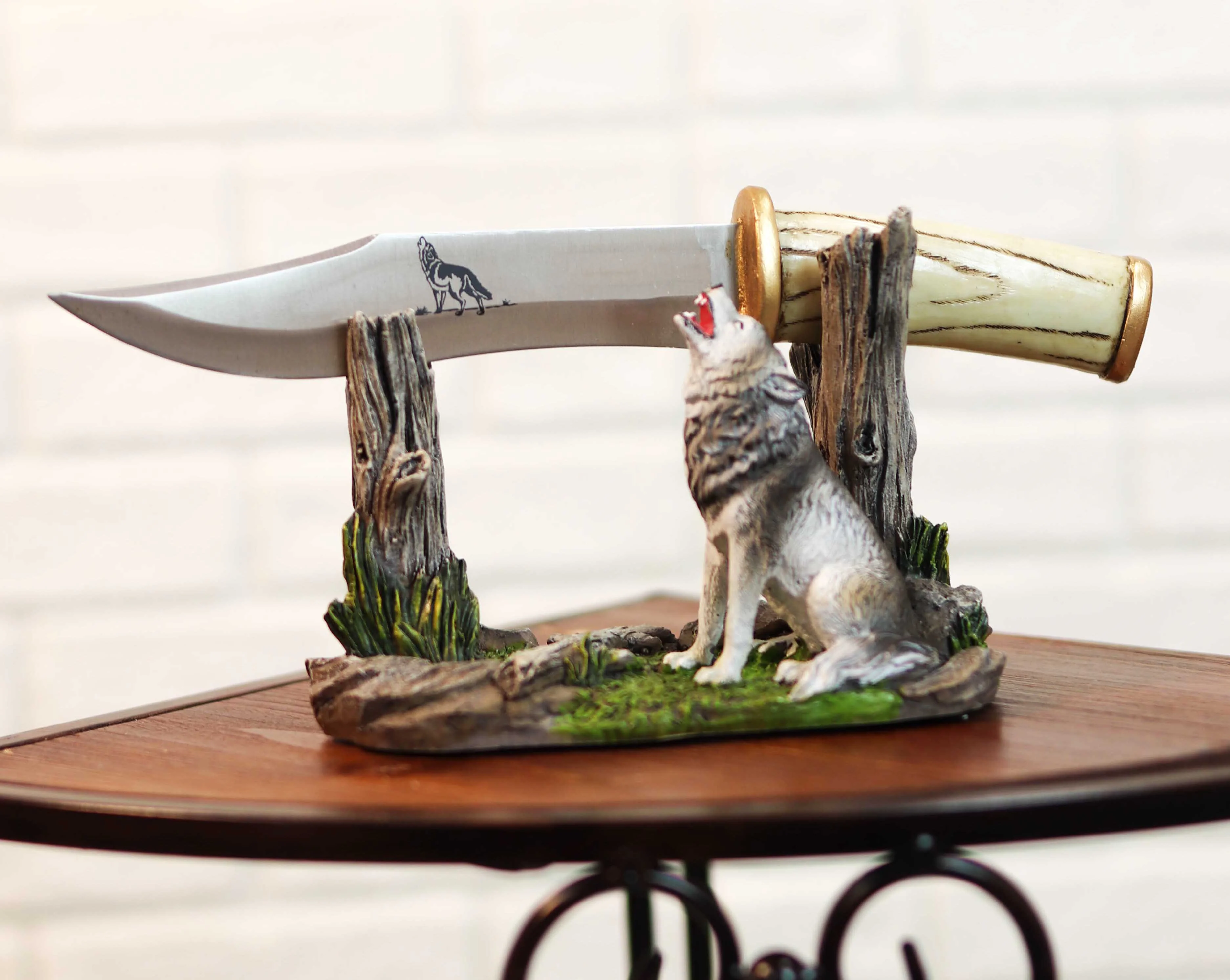 Rustic Forest Howling Gray Wolf Display With Decorative Dagger Knife Statue Set