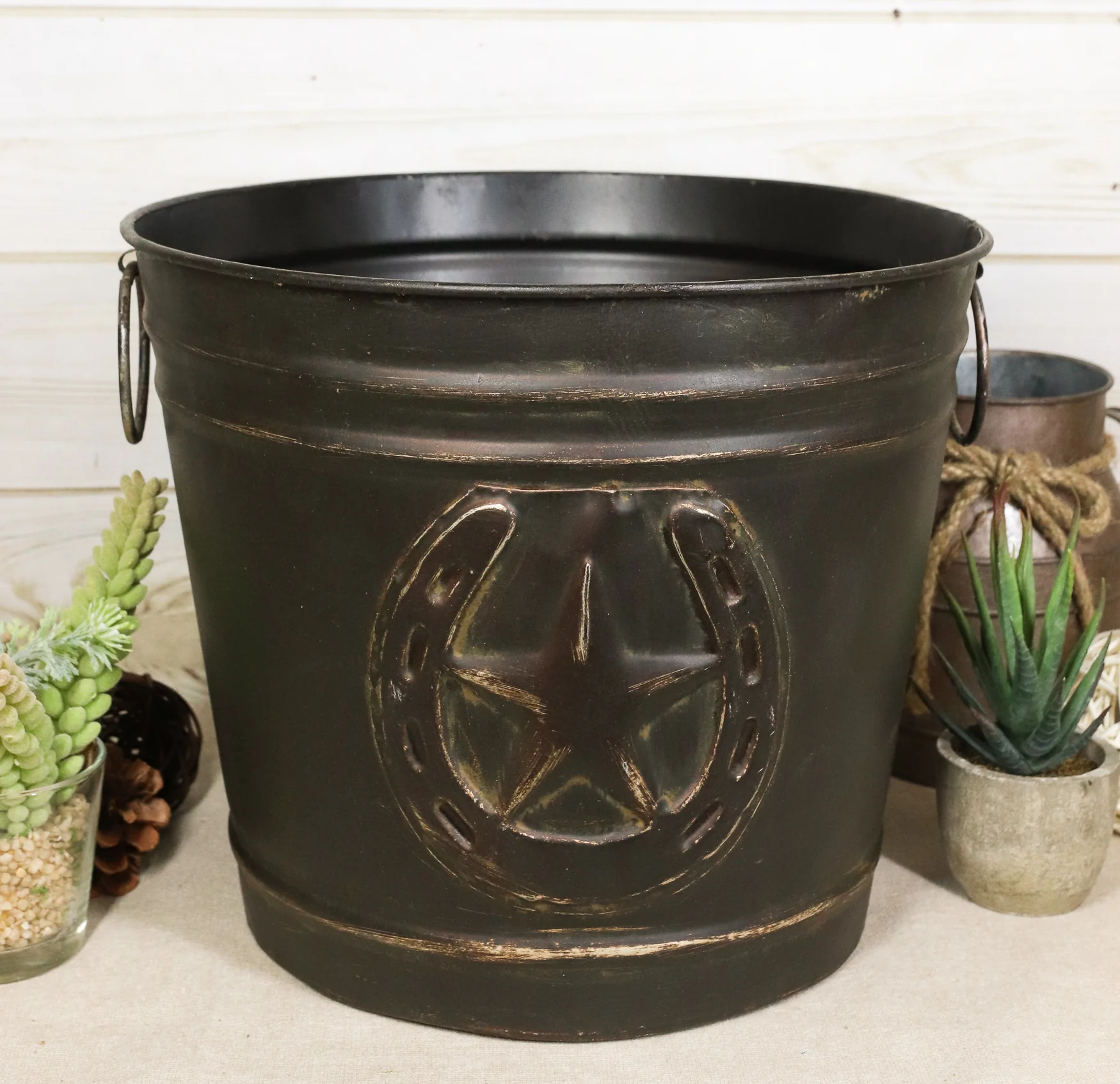 Rustic Western Star With Horseshoe Old Fashioned Bucket Vase Or Waste Bin 11"Dia - Image 3