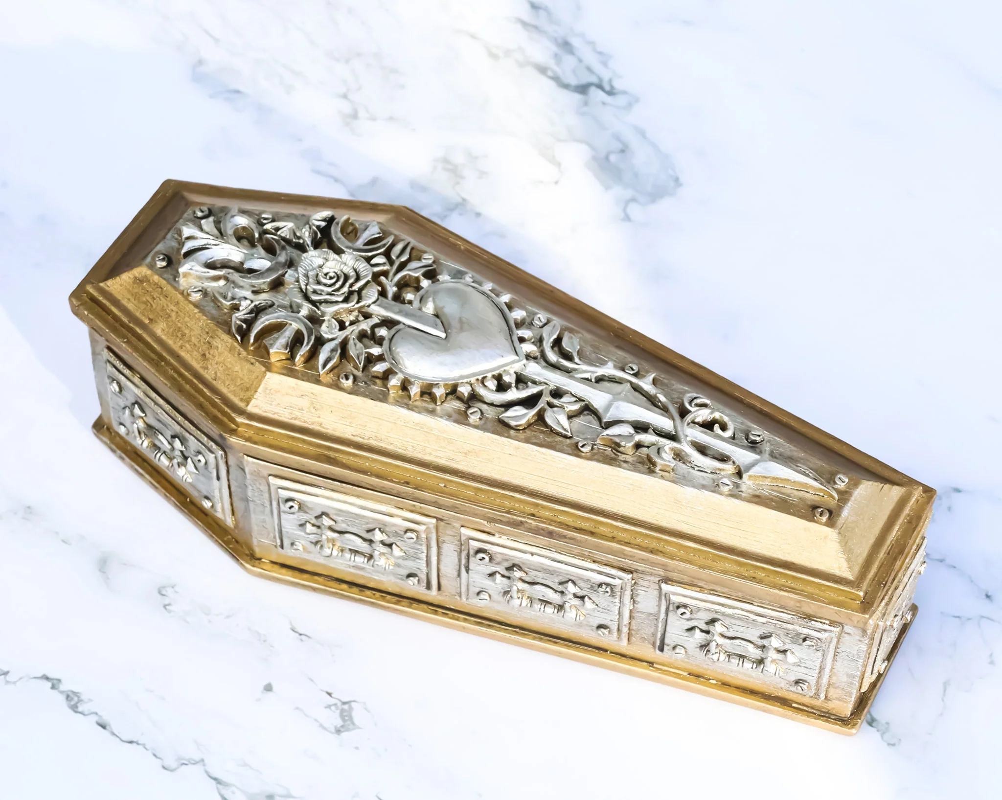 Vampire Dracula Nosferatu Figurine With Bat Moon Sword Coffin Casket Box Set - Image 8
