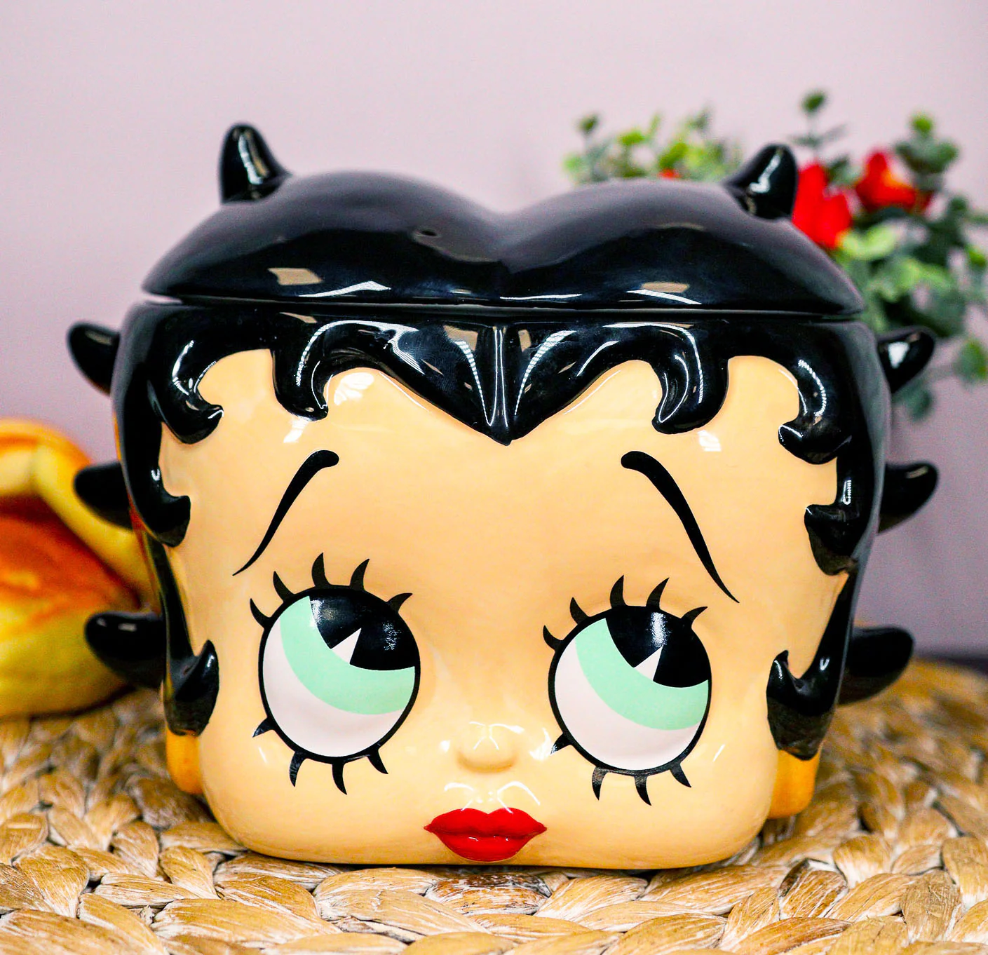 Vintage Comical Shy Betty Boop Head Ceramic Cookie Jar Collectible Figurine - Image 8